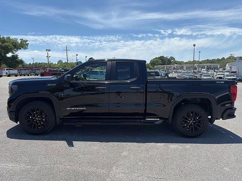 Used 2023 GMC Sierra 1500 Pro w/ Graphite Edition AWD/4WD image 3