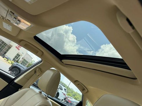 Used 2017 Toyota Avalon Limited w/ Carpet Mat Package FWD image 19