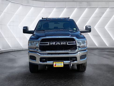 Used 2024 RAM 2500 Tradesman w/ Chrome Appearance Group AWD/4WD image 9