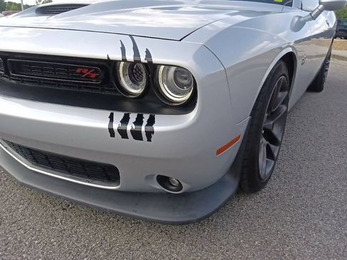 Used 2022 Dodge Challenger R/T Scat Pack w/ Driver Convenience Group RWD image 9