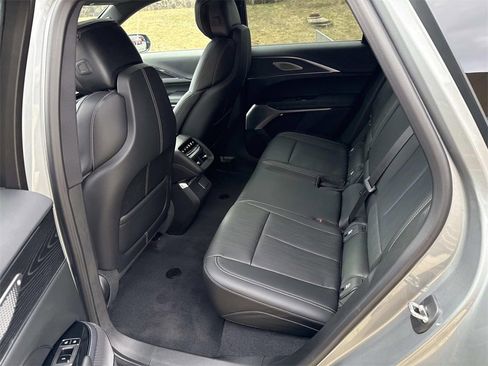 Used 2024 Cadillac Lyriq Luxury image 19