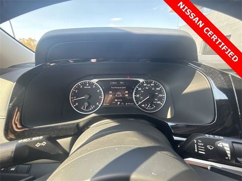 Certified 2025 Nissan Pathfinder SV image 15