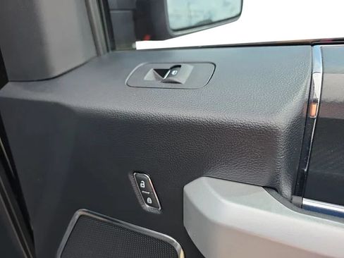 Used 2020 Ford F150 Lariat w/ Equipment Group 502A Luxury AWD/4WD image 24