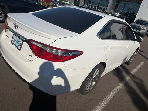 Used 2017 Toyota Camry SE FWD image 4