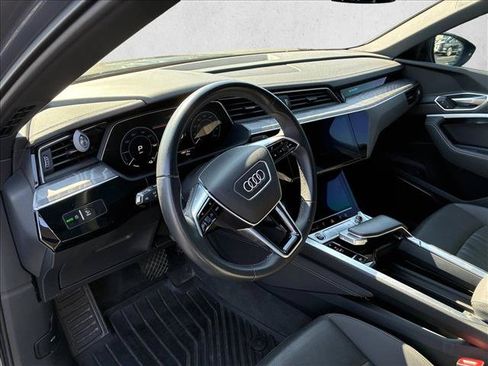 Used 2024 Audi Q8 e-tron Premium Plus w/ Premium Plus Package AWD/4WD image 10