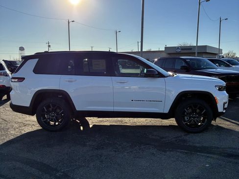 New 2025 Jeep Grand Cherokee L Limited image 11