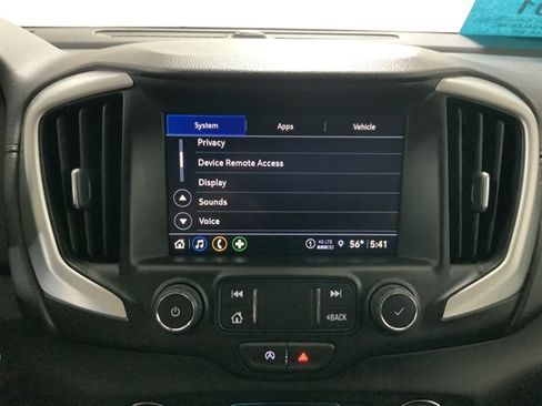 Used 2024 GMC Terrain SLT image 31