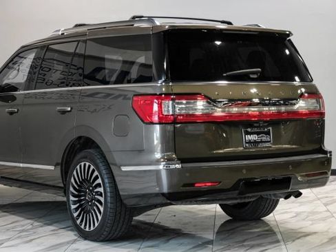 Used 2020 Lincoln Navigator Black Label w/ Cargo Convenience Package AWD/4WD image 16