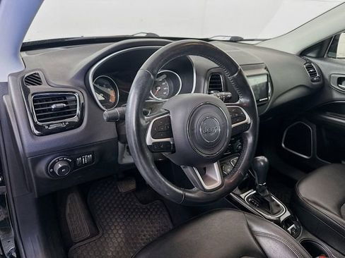Used 2019 Jeep Compass Latitude AWD/4WD image 9
