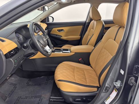 Used 2024 Nissan Sentra SV w/ SV Premium Package image 16