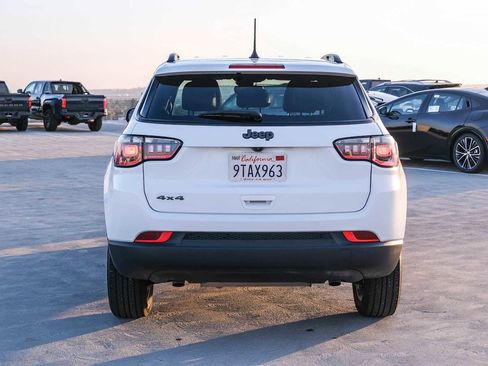 Used 2025 Jeep Compass Latitude w/ Altitude Special Edition AWD/4WD image 5