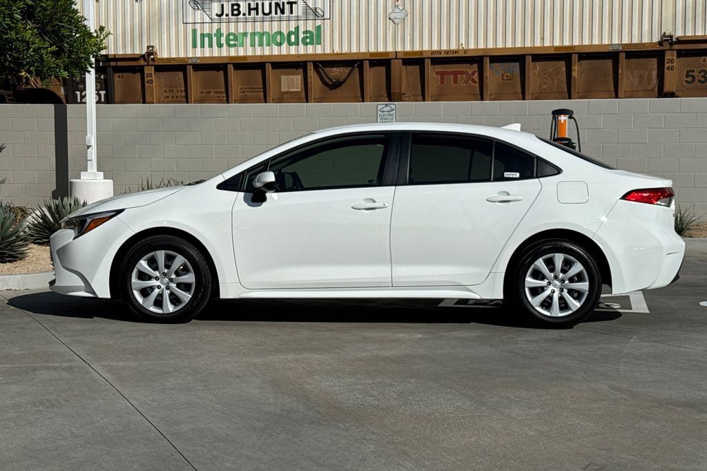 Used 2026 Toyota Corolla LE FWD image 9
