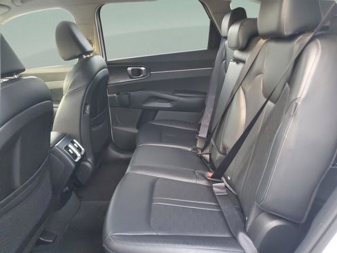 Used 2024 Kia Sorento S AWD/4WD image 7
