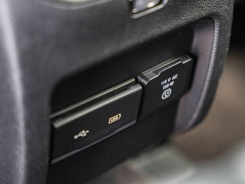 Used 2019 Jeep Cherokee Limited AWD/4WD image 35