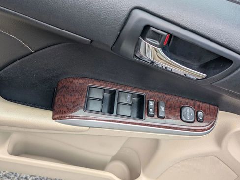 Used 2014 Toyota Camry XLE w/ Leather Package image 15