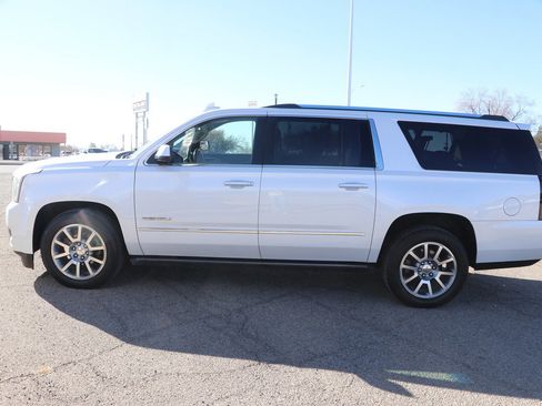 Used 2017 GMC Yukon XL Denali w/ Open Road Package image 4