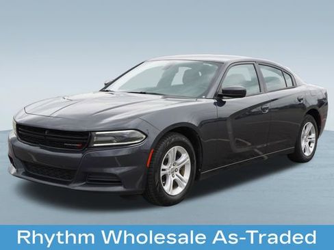 Used 2018 Dodge Charger SXT image 3