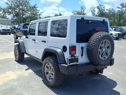 Used 2017 Jeep Wrangler Unlimited Rubicon w/ Connectivity Group AWD/4WD image 5