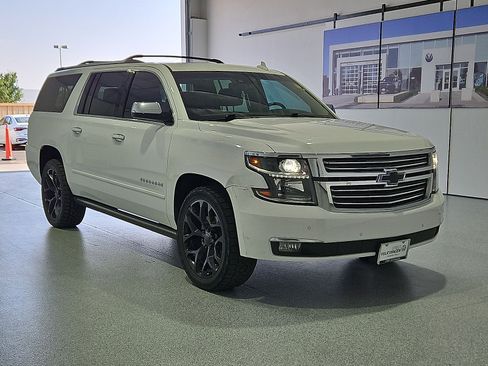 Used 2018 Chevrolet Suburban Premier AWD/4WD image 2