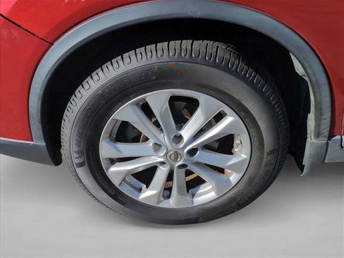 Used 2014 Nissan Rogue SV image 25