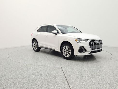 Used 2023 Audi Q3 2.0T Premium Plus w/ Premium Plus Package AWD/4WD image 3