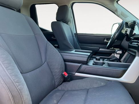 Used 2022 Toyota Tundra SR5 w/ SR5 Convenience Package AWD/4WD image 16