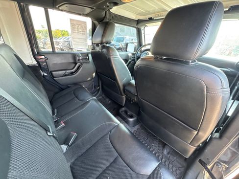 Used 2017 Jeep Wrangler Unlimited Sahara AWD/4WD image 24
