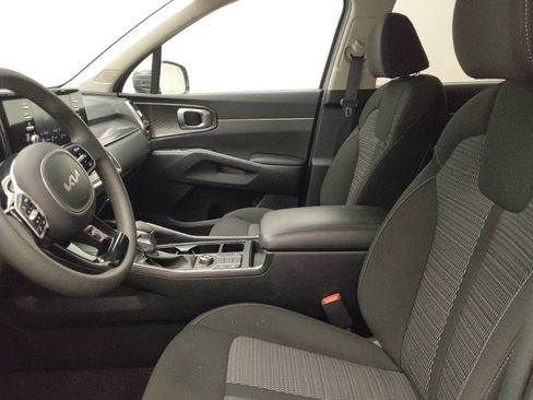 Used 2023 Kia Sorento LX AWD/4WD image 17