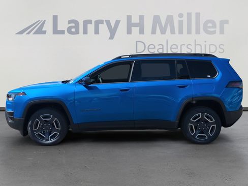 New 2026 Jeep Cherokee Laredo AWD/4WD image 2