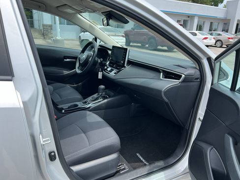 Used 2021 Toyota Corolla LE FWD image 12