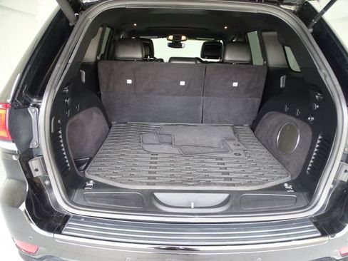 Used 2017 Jeep Grand Cherokee Altitude image 21