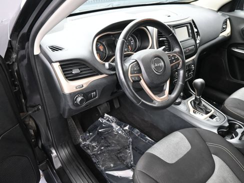 Used 2016 Jeep Cherokee Sport w/ Cold Weather Group AWD/4WD image 12