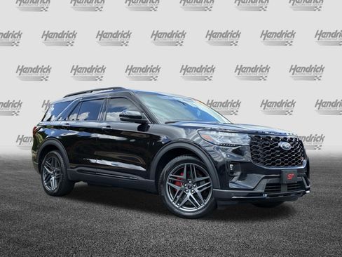 Used 2025 Ford Explorer ST AWD/4WD image 2