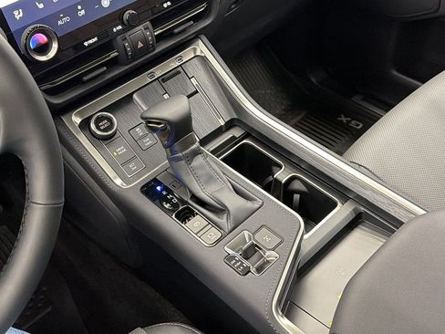 Used 2026 Lexus GX 550 w/ Accessory Package (2T) image 25