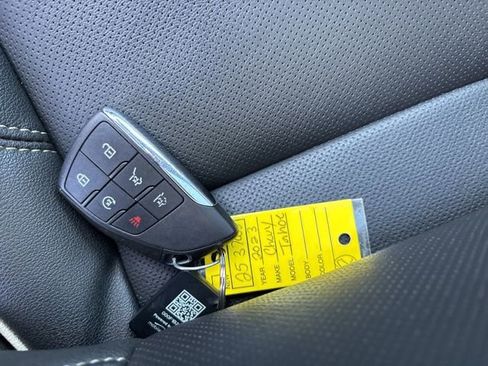 Used 2023 Chevrolet Tahoe Premier w/ Advanced Technology Package image 43