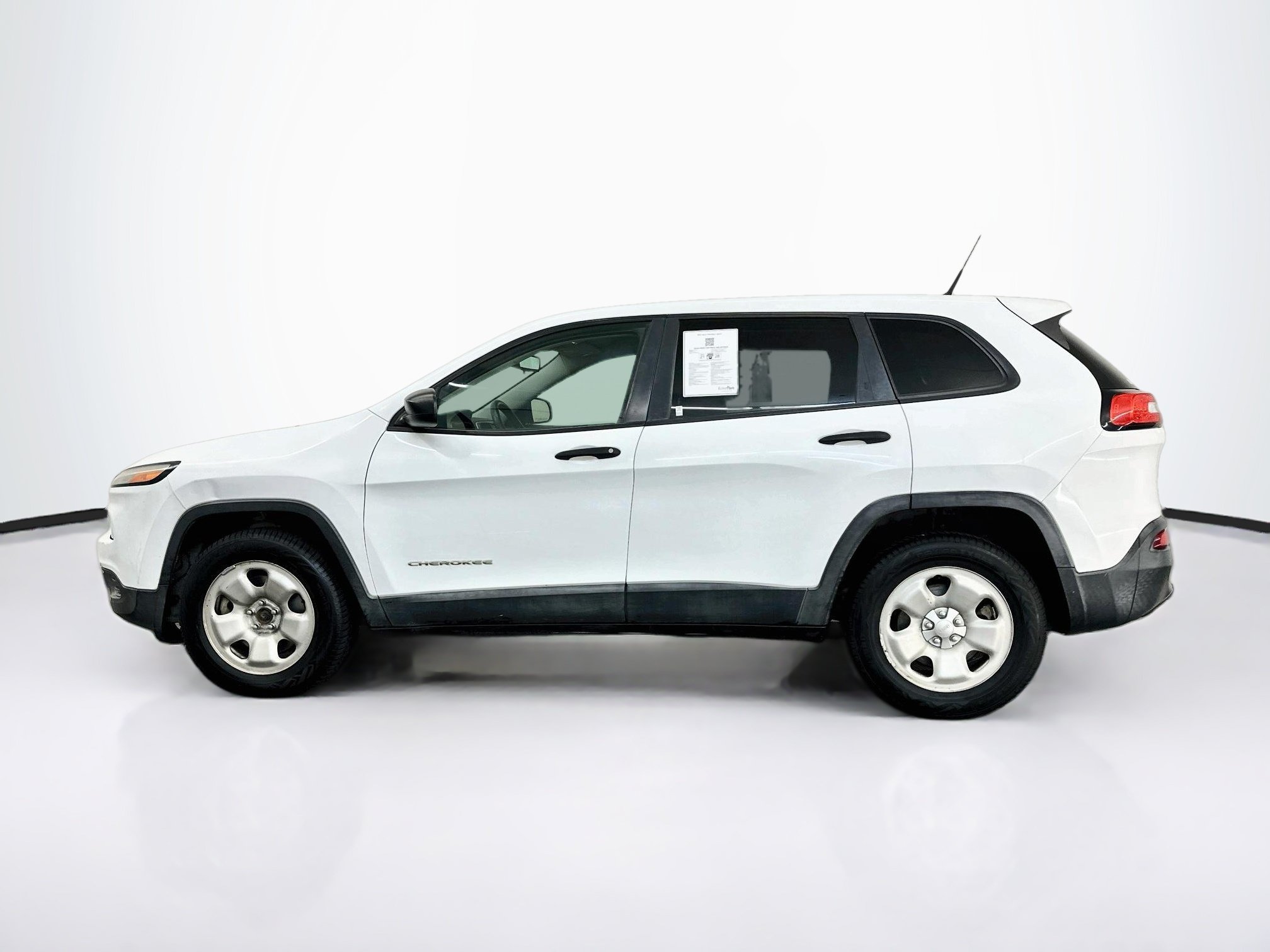 Used 2014 Jeep Cherokee Sport AWD/4WD image 4
