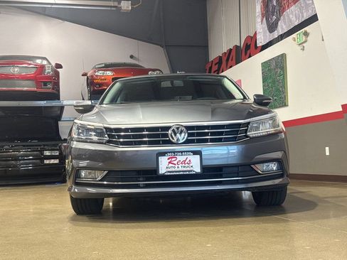 Used 2018 Volkswagen Passat 2.0T SE FWD image 41