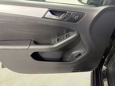 Used 2012 Volkswagen Jetta GLI FWD image 10