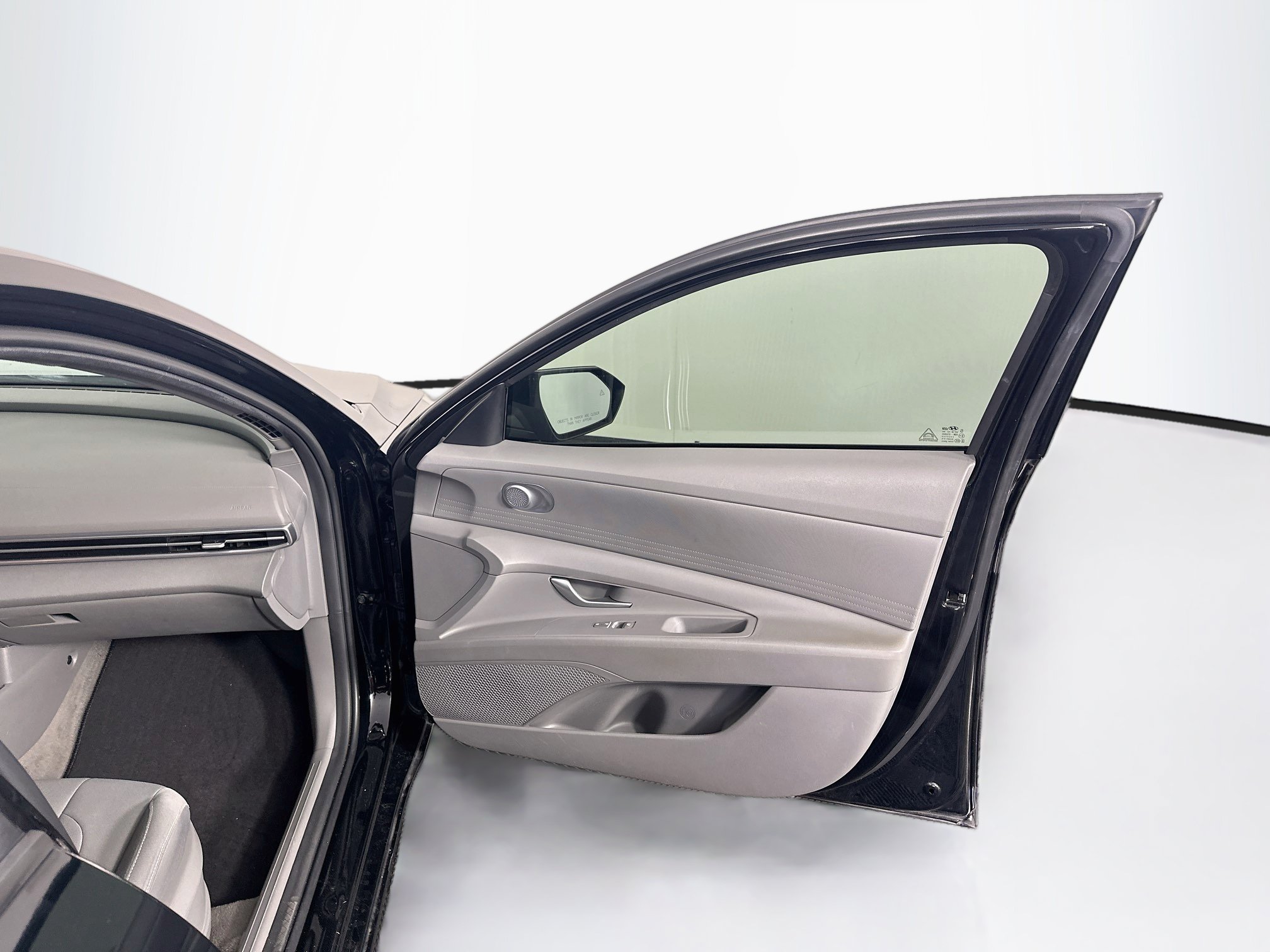 Used 2023 Hyundai Elantra SEL w/ Cargo Package FWD image 31