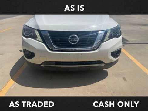 Used 2019 Nissan Pathfinder SV FWD image 2