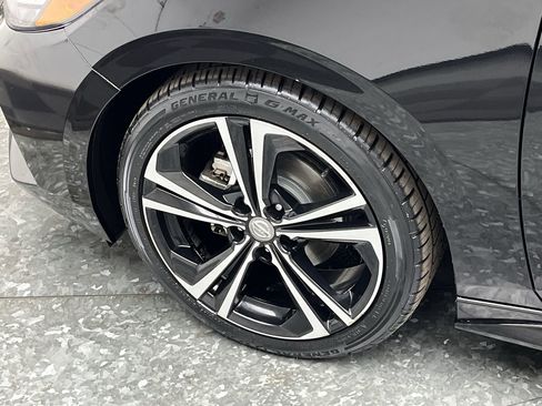 Used 2020 Nissan Sentra SR FWD image 25