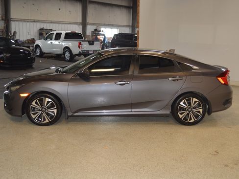 Used 2017 Honda Civic EX-L image 6