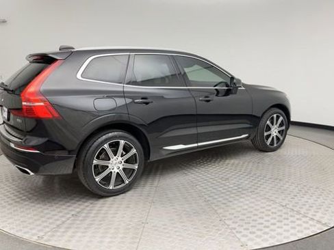 Used 2021 Volvo XC60 T5 Inscription w/ Advanced Package image 2
