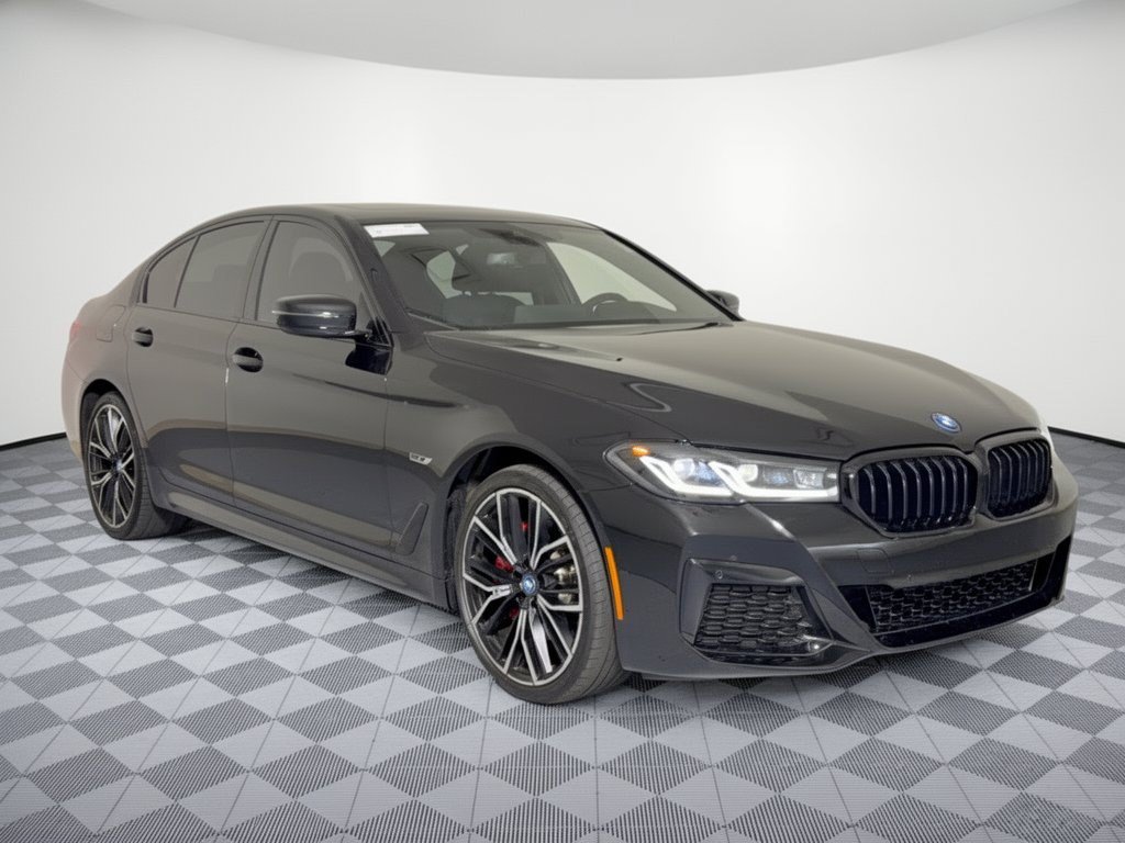 Used 2023 BMW 530e w/ M Sport Package RWD image 7
