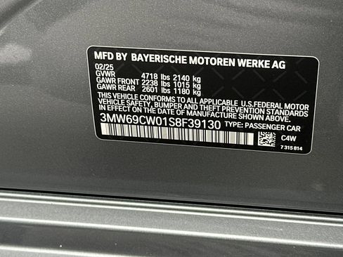 Used 2025 BMW 330i Sedan w/ Premium Package image 18