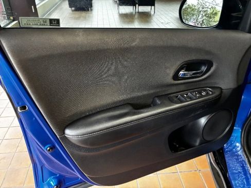 Used 2021 Honda HR-V Sport image 16