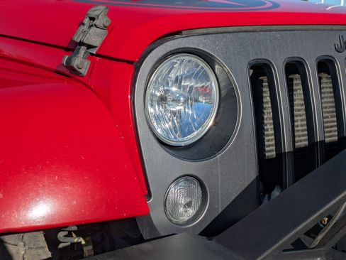 Used 2018 Jeep Wrangler Unlimited Sport image 10