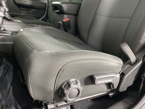 Used 2022 Jeep Wrangler Unlimited Sport AWD/4WD image 16