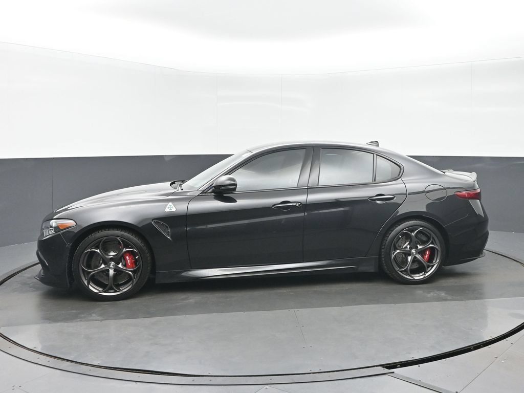 Used 2022 Alfa Romeo Giulia Quadrifoglio RWD image 6