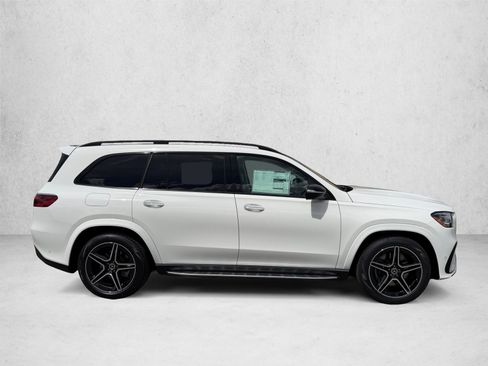 New 2026 Mercedes-Benz GLS 450 4MATIC image 4